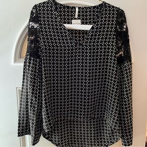 SAGE B/W Pattern Long Sleeve Blouse Lace Detail Small